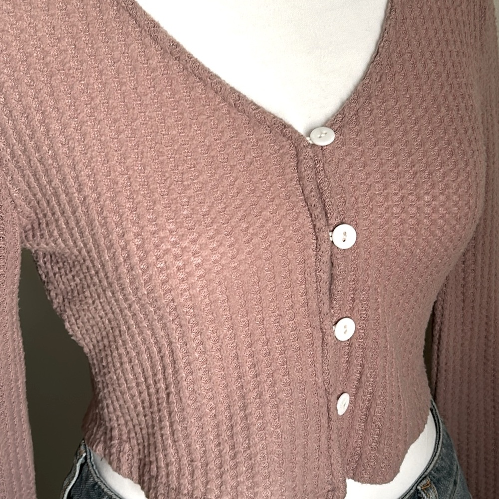 ⬇️ 2/$25 Listing - Romwe Crop Long Sleeve Crop Button Up Waffle Knit Top - Picture 5 of 10